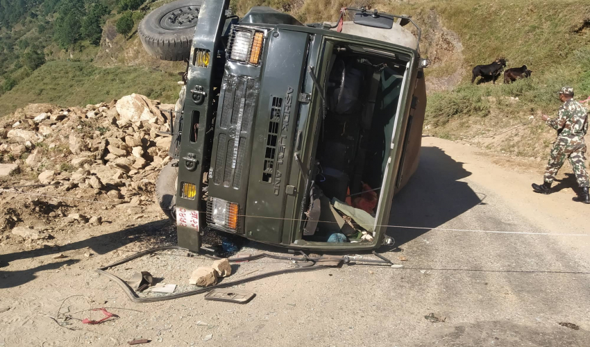 डडेल्धुरामा नेपाली सेनाको ट्रक दुर्घटना, ७ जना घाइते